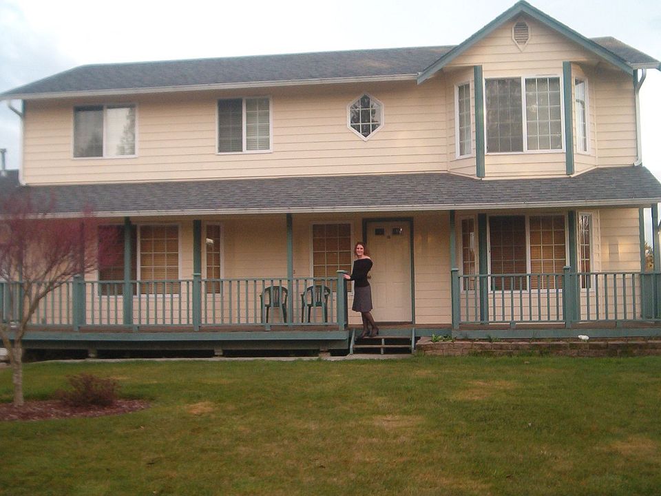 1st image of 1209 110th Ave E