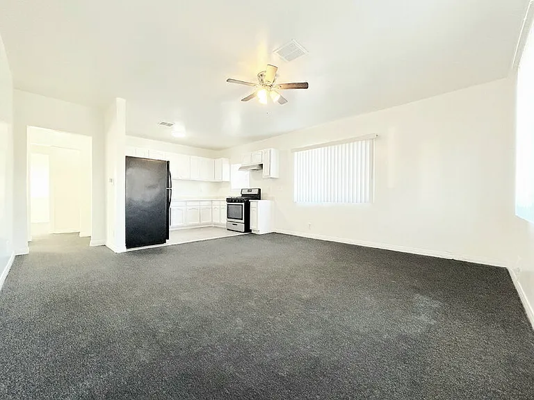 8251 S San Pedro St #4 — Photo 4