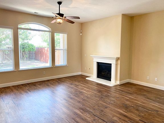 4th image of 2834 E Powers Ave