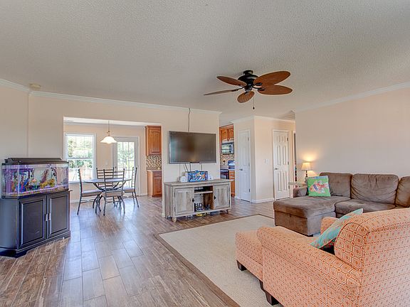 4th image of 237 Misty Cove Ct