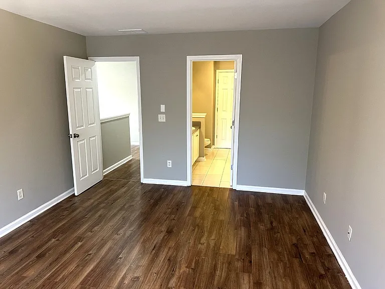 7040 Biltmore Trce — Photo 32