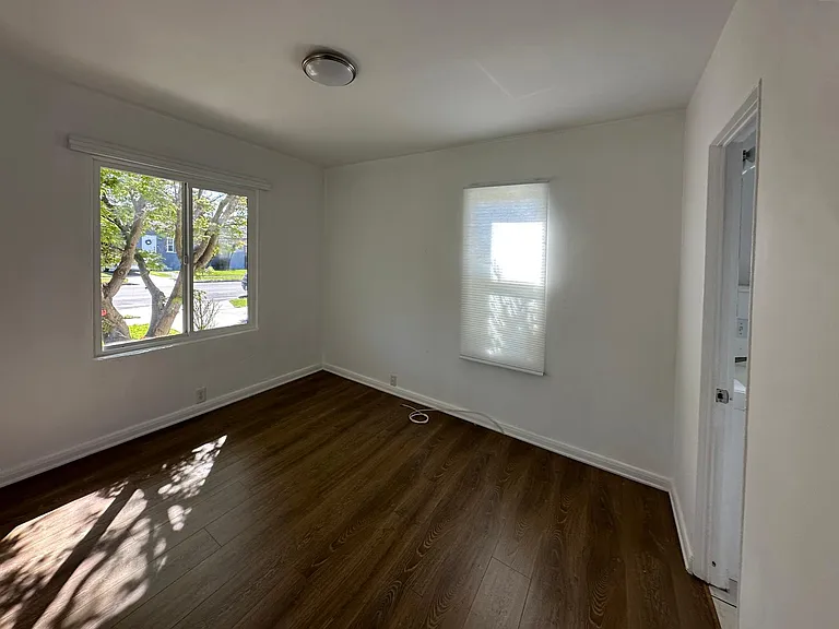 4361 Chase Ave — Photo 13
