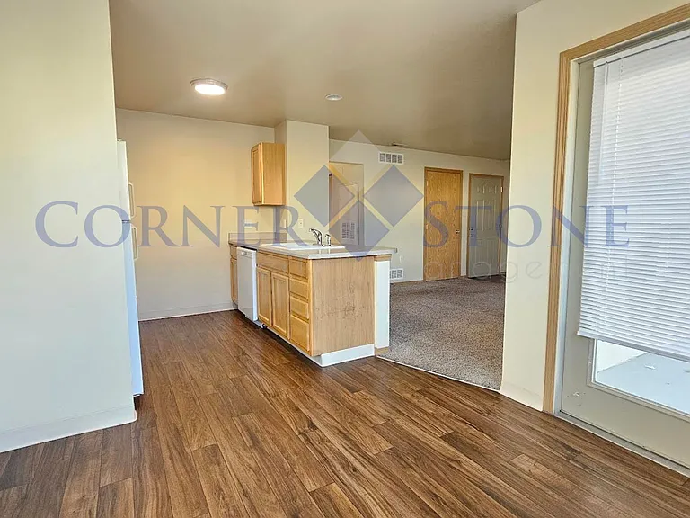 1805 E Overland Rd #13 — Photo 5