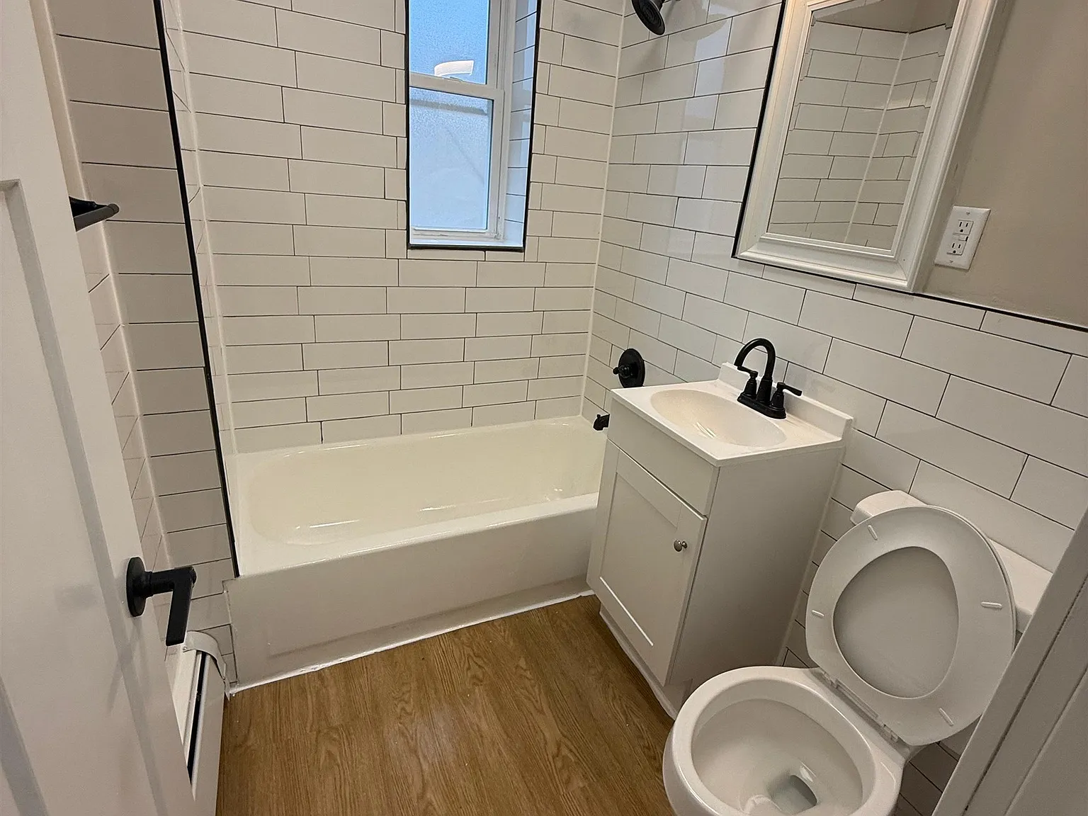 2 bed, 1.0 bath, 1000 sqft, $2,050 — Photo 3