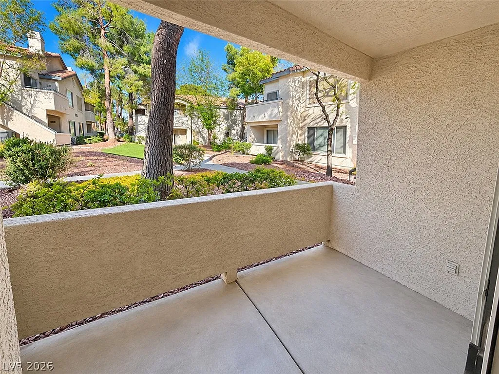 2 bed, 2.0 bath, 987 sqft, $1,295 — Photo 3