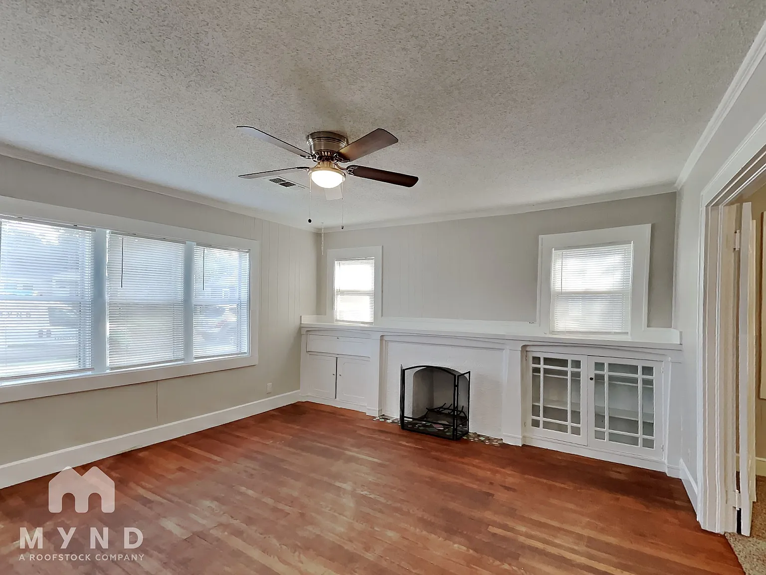 2 bed, 1.0 bath, 1107 sqft, $1,149 — Photo 4