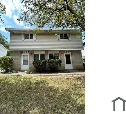2 bed, $975 — Photo 1