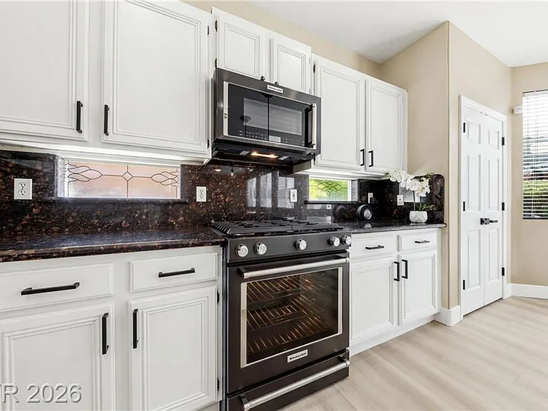 2551 Williamsburg St — Photo 18
