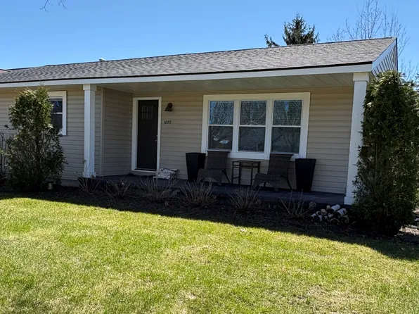 1052 Hill St #A, Petoskey, MI 49770