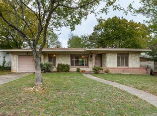 423 Cherry Ridge Dr, San Antonio, TX 78213