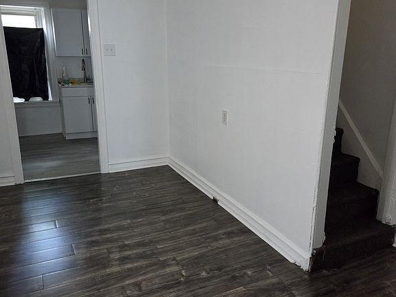 4th image of 100-102 N 9th St