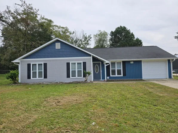 1956 Nordic Dr, Fayetteville, NC 28304