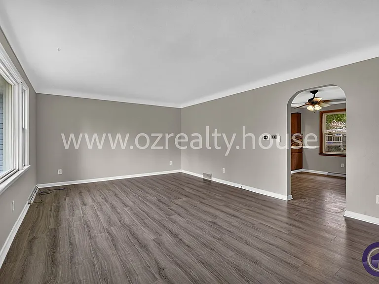 3226 N McCord Rd — Photo 3