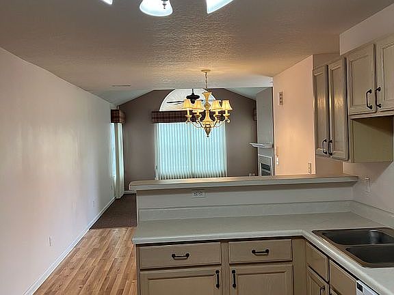 5th image of 322 Steeplechase Cir