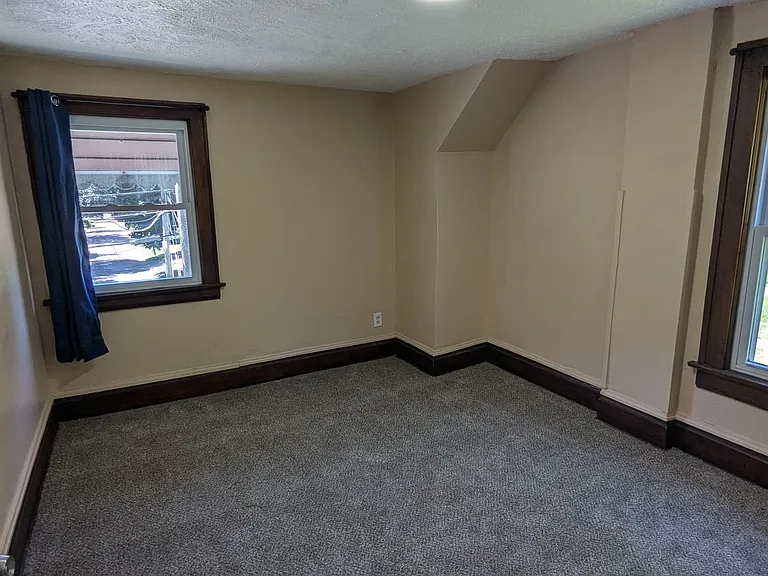 443 W Thornton St — Photo 24