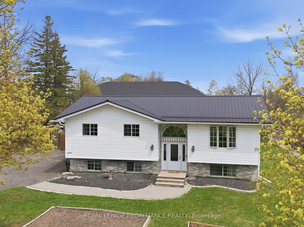 144 Centre St, Deseronto, ON K0K 1X0