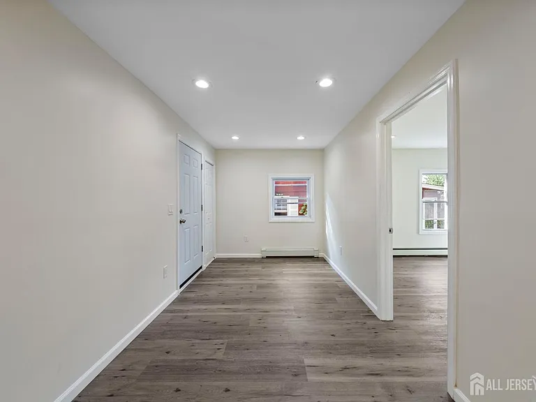 166 Prigmore St #1 — Photo 4