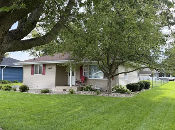 263 N Park Rd, Herscher, IL 60941