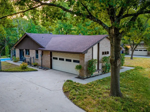 305 Shadowwood Trl, Red Oak, TX 75154