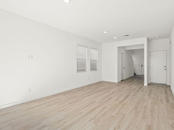 5 web or mls Lennar 2639 Marlette Ave 5