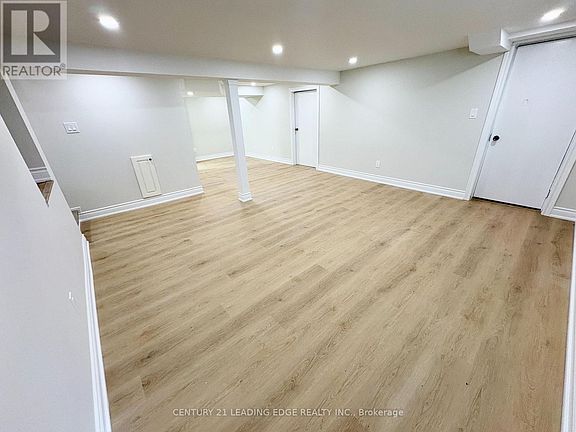 4th image of 50 Limeridge Rd W