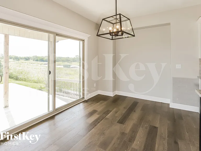 2513 Windmill Dr — Photo 4