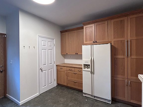 5th image of 757 Girard St NW APT 1