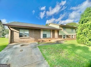 102 Crystal River Dr, Riverdale, GA 30274