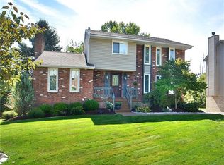 9228 Douglas Fir Dr, Pittsburgh, PA 15239