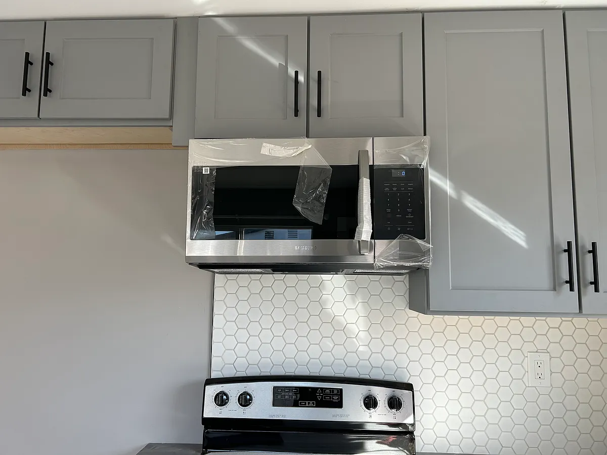 Building Photo - 13170 Mercer St #1/2