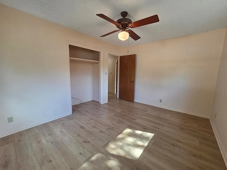 607 S Columbus St — Photo 11