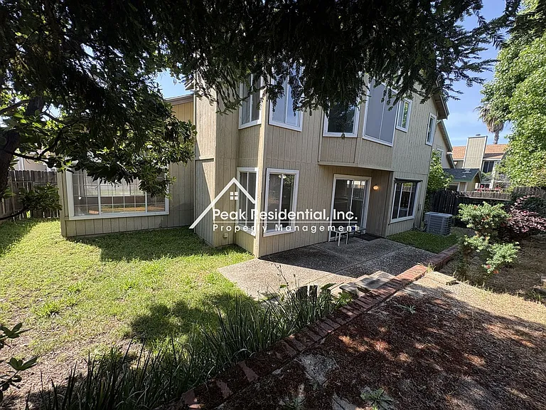 5621 Summit Dr — Photo 33