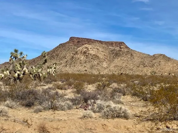 3436 E Cowboy Dr, Yucca, AZ 86438