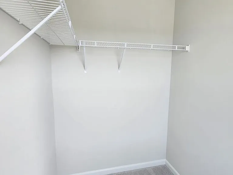 2431 Kasota Ln — Photo 47