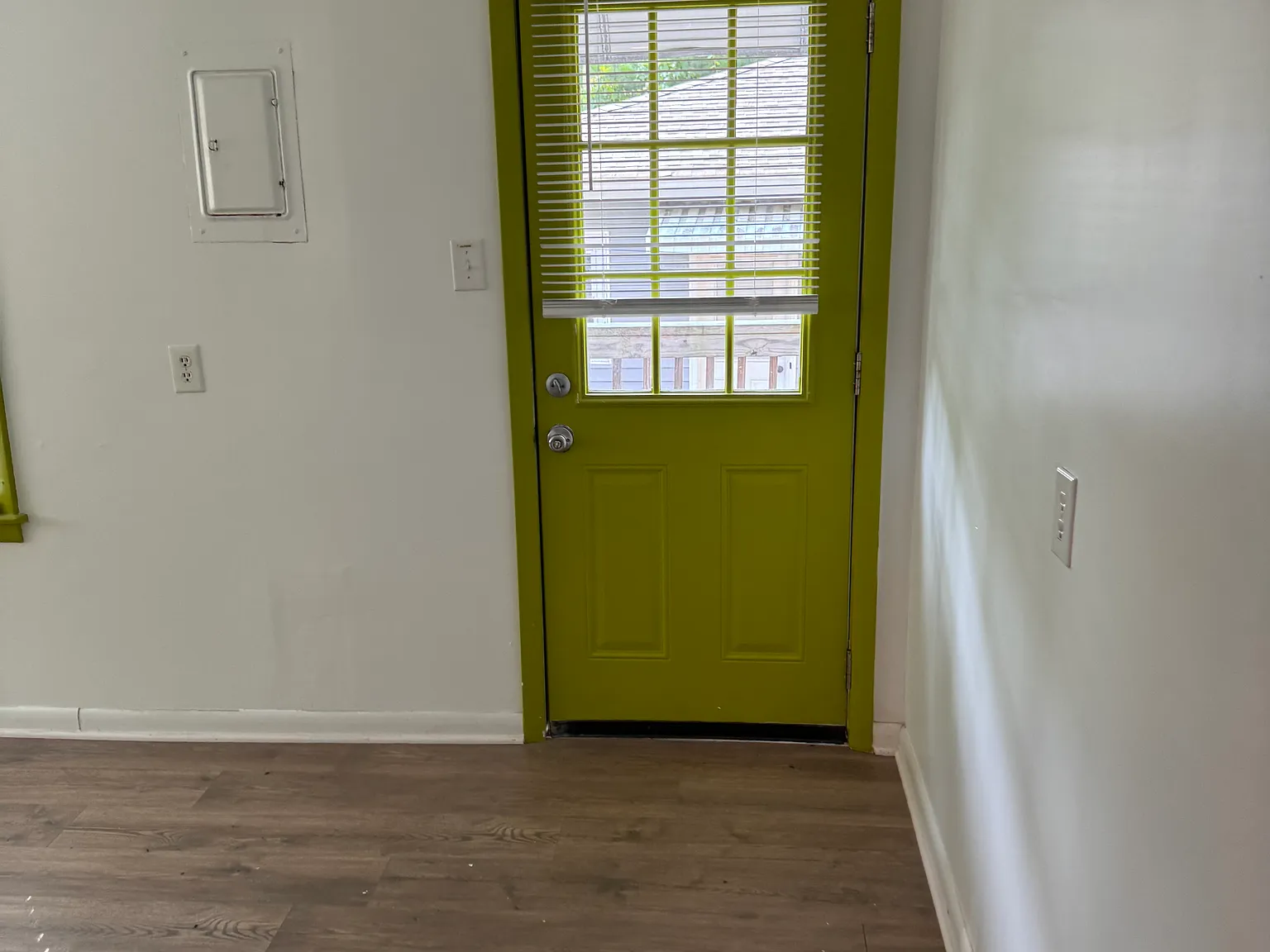 3 bed, 1000 sqft, $1,850 — Photo 4