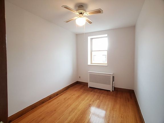 5th image of 294 De Graw St #3