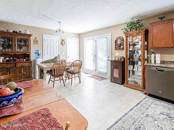 4th image of 100 Ohio Ct