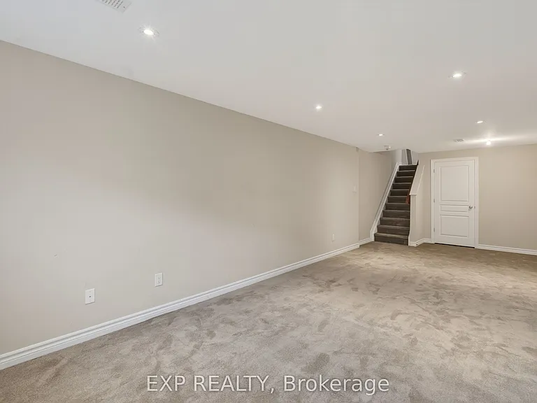 322 Rainrock Cres — Photo 24