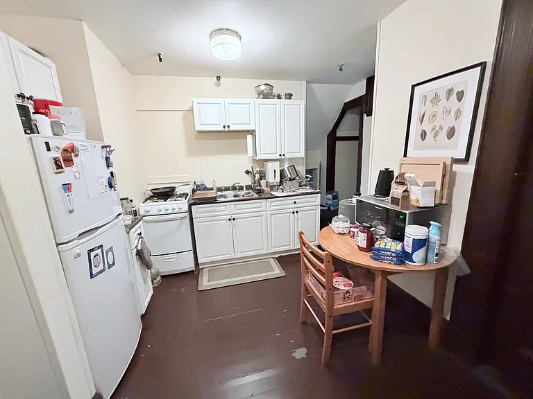 149 Strathmore Rd #10 — Photo 17