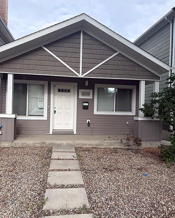 1st image of 2034 St John STREET