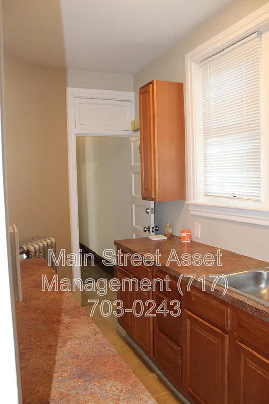 1 bed, 1.0 bath, $995 — Photo 4