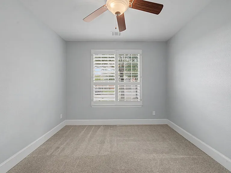28298 Calaveras Lake Dr — Photo 34