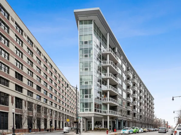 845 N Kingsbury St Unit 409, Chicago, IL 60610
