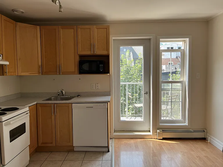 1254 Hollis St — Photo 6