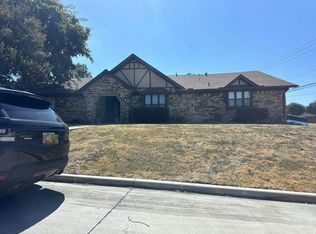 2409 Greenbriar Ct, Grand Prairie, TX 75050