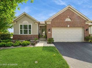 2451 Rolling Ridge Ln, Elgin, IL 60124