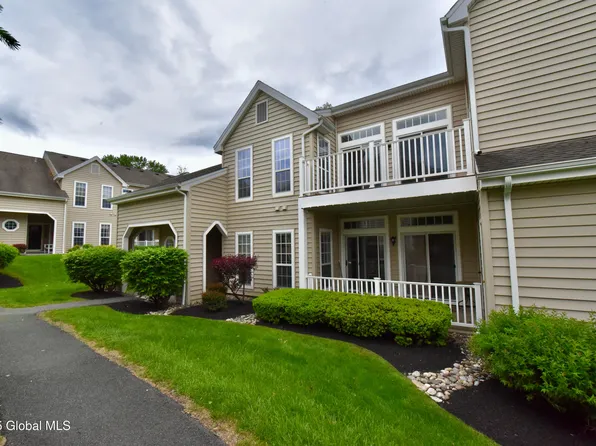 1024 Hampton Place Boulevard, Troy, NY 12180