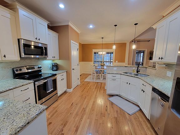 2nd image of 348 Abeline Dr