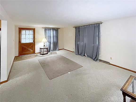 2nd image of 104 Knoll Ave