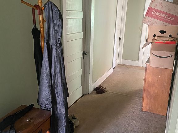 5th image of 118 Schuyler Pl